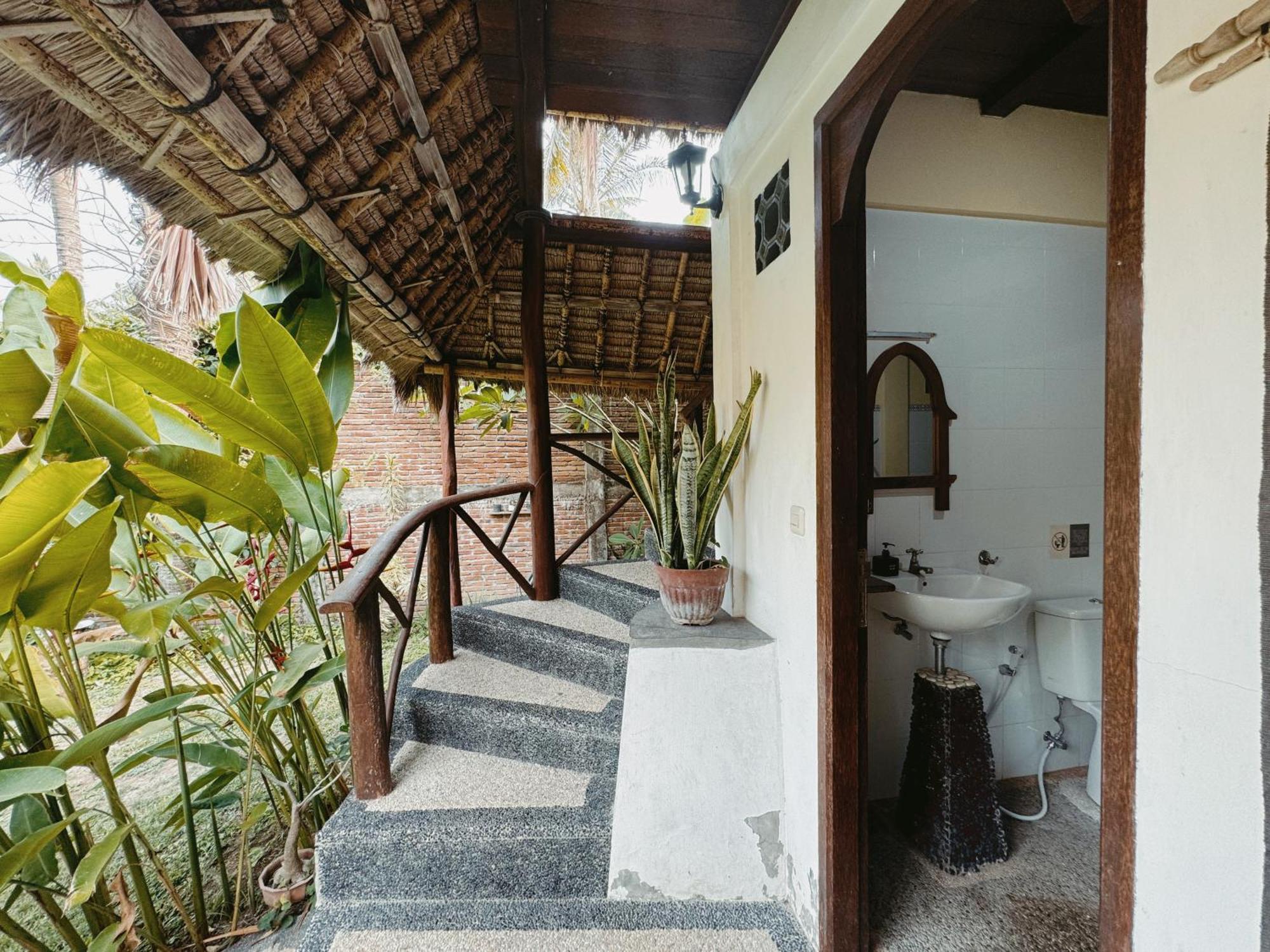 Sasak Experience Hotel Kuta  Exterior photo